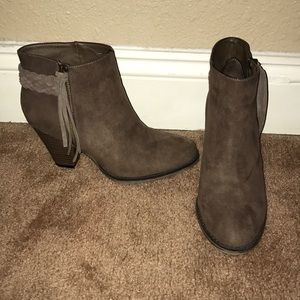 Mia taupe tassel booties size 7 1/2